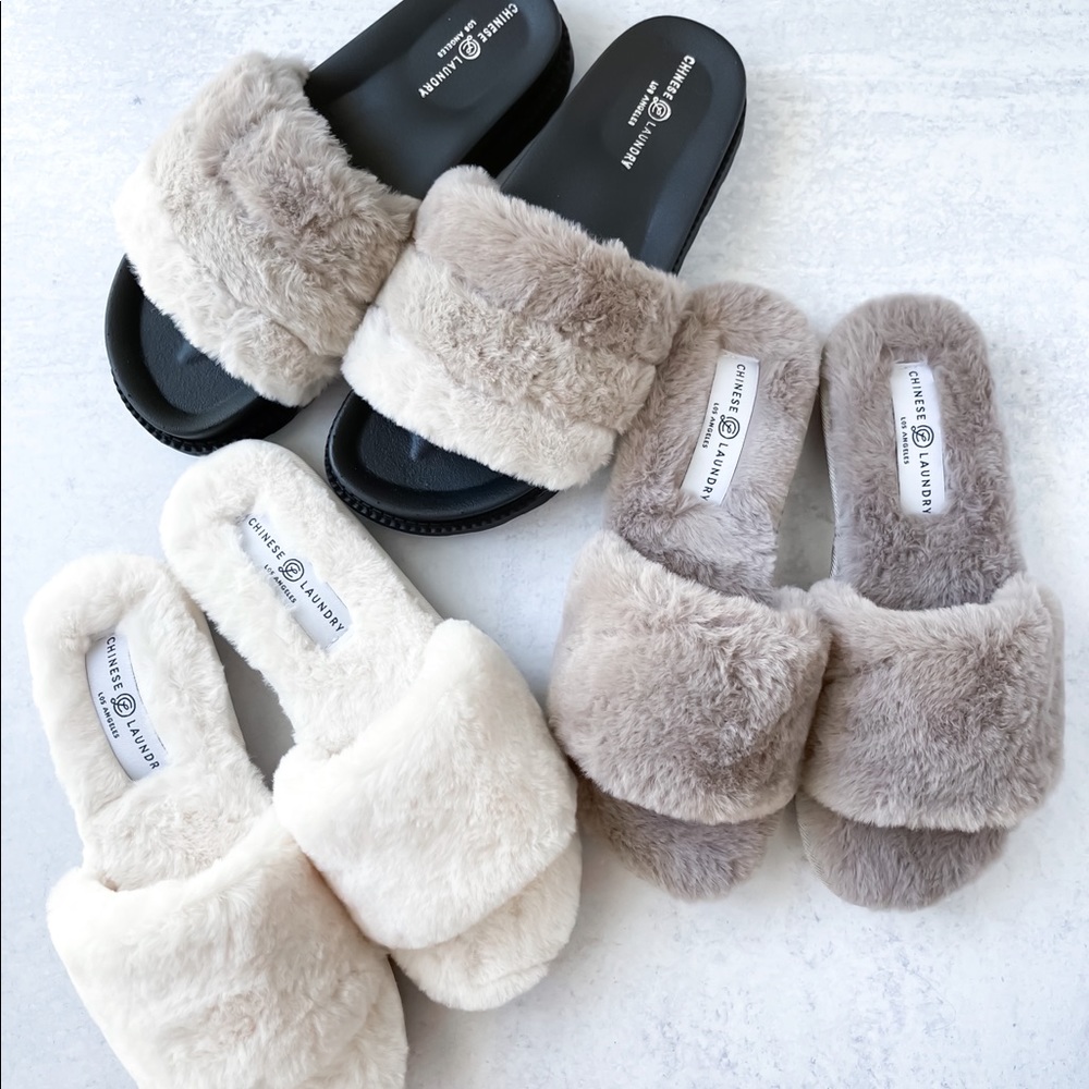 Treat Fluffy Slide in Taupe Fur